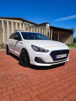 Hyundai i30 1,6 CRDi automat - 2