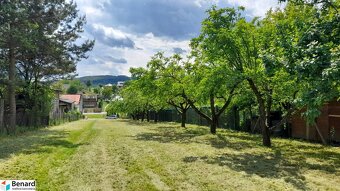 POZEMOK v STREDE MEDZAN, 1351 m2, VHODNÝ NA VÝSTAVBU RD. - 2