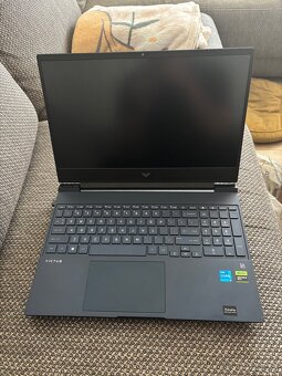 Predám notebook HP Victus - 2