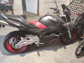 Suzuki gsr 600 - 2
