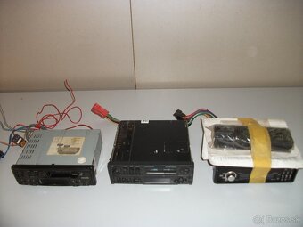 Predám autorádio 3kusy.Veľmi lacno. - 2