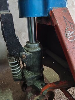 Predám Paletový vozík - 2