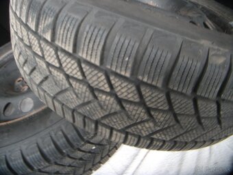 pneu zimne 205/60/16 Mercedes - 2