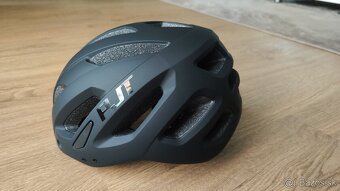 Cyklistická prilba s okuliarmi + siltom - 2