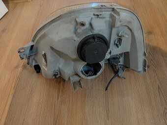 Renault Master predné svetlo - 2