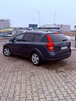 KIA CEED SW 1.6 benzín - 2