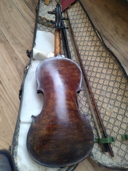 Predám staré husle - 2