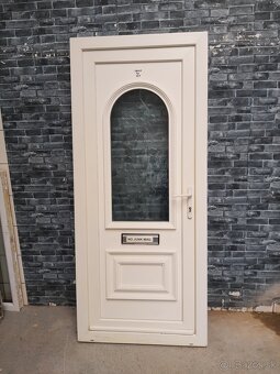 Plastové dvere Č..203. P - 2