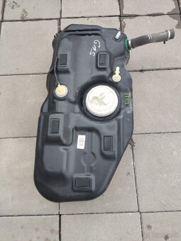 Palivová nádrž Opel Corsa D - 2