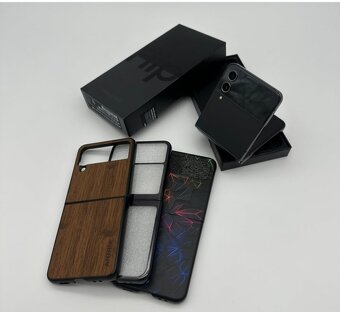 Samsung Galaxy Z Flip4 8/128GB Graphite + ZÁRUKA + D - 2
