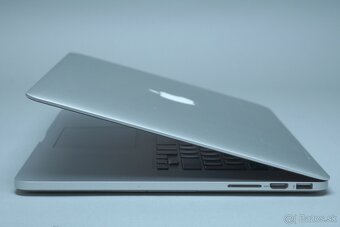 ZÁRUKA/Macbook Pro 15.4"/I7 2.2GHZ/16GB RAM/256GB SSD/CZ - 2