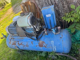 Kompresor Orlík 300l - 2