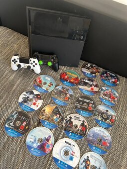 PlayStation 4 (PS4) + 2x ovládace + 17 hier - 2