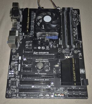 FM2/FM2+ / DDR3 - Gigabyte GA-F2A88XM-D3H - 2