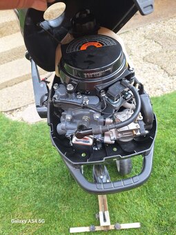 Motor na čln Suzuki - 2