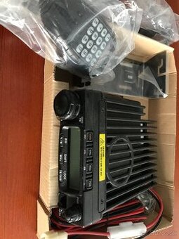 Výkonná vysielačka do auta 400-470MHz - 2