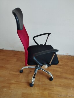 Stolička na kolieskach. - 2