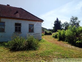 Zachovalý  bývalý  mlyn na väčšom pozemku v obci Modr - 2