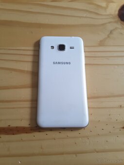 Samsung Galaxy J320 v peknom prevedení perletova biela - 2