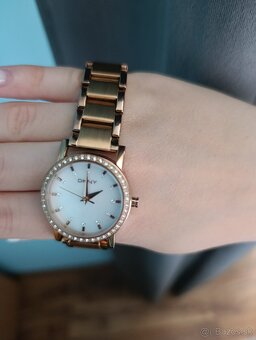Dámske Rose Gold hodinky DKNY - 2
