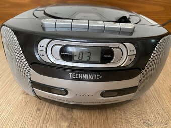 Rádio magnetofon s CD prehrávačom TECHNIKA - 2