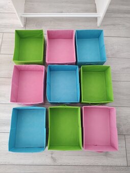 Regál na hračky - 2