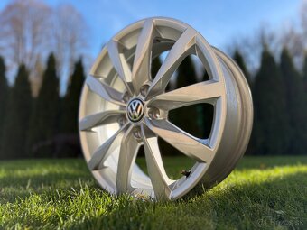 Originál R17 disky na VW GOLF 6J ET48 - 2
