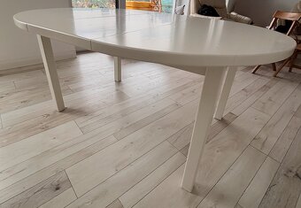 Moderný rozkladací biely stôl – 117 x 156 cm - 2