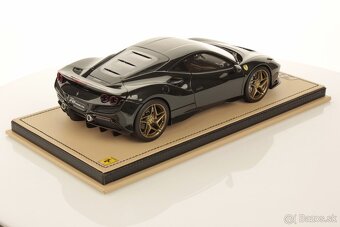 Ferrari F8 Tributo | MR Collection 1/18 - 2