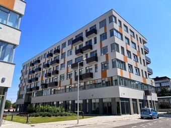 Parkovacie státie v Omnia Bussines Center, Tomášikova 28 - 2