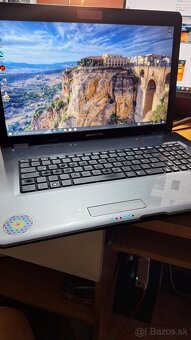 Medion Akoya 17" - 2