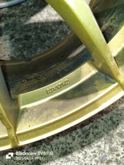 Oz racing ULTRALEGGERA 5x114.3 r17 - 2