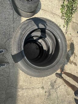 Predám 225/60 r18 zimné - 2