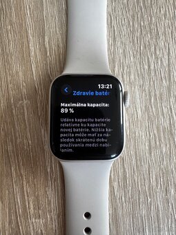 Apple Watch SE (2. generácia) 2024 40mm - 2
