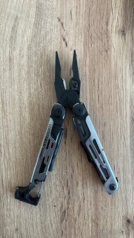 Leatherman signal - 2