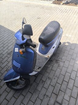 Skúter 50ccm - 2
