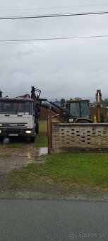 Auto s hydraulickou rukou - 2