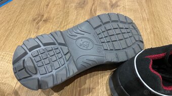Pracovná obuv veľ. 39 triedy S2 s oceľovou špičkou - 2