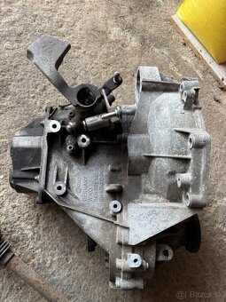 Vw touran 1t1 1.6 FSI prevodovka - 2