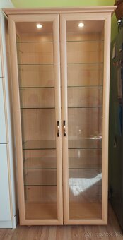 Vitrínová skriňa - 2