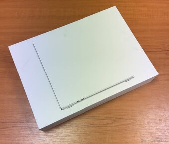 MacBook Air 15 M3 16GB/256GB - nepoužity - 2