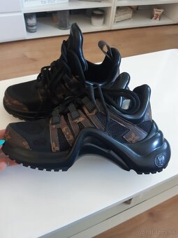 Louis Vuitton - 2