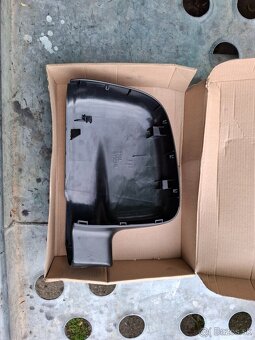 Nový kryt zrkadlá caddy rok2001 vyššie Cena 10eur - 2