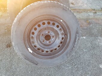 Predám sadu zimných pneumatík na diskoch Pirelli - 2