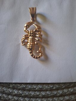 Pozlátený prívesok - 2