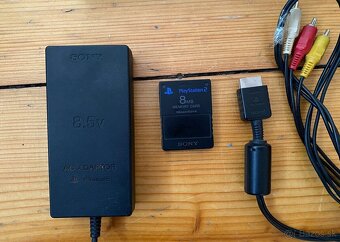 PlayStation 2 PS2 Konzola 4x hra 2x ovládač Strieborná - 2