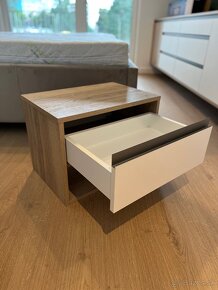 Dva závesné nočné stolíky - 2