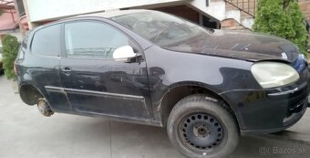 VOLKSWAGEN GOLF V 1,4I 66KW - 2
