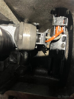 TRISKA 038130073AG/AQ - 2