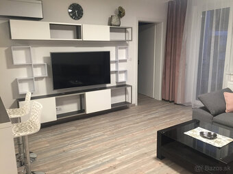 Prenájom štýlového 4-izbového bytu v projekte STEIN s dvomi - 2